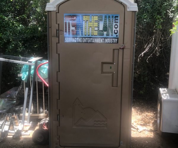 Port-o-potty--rotated-qxmz1rgsciip60ovauda38d0jg5g4uousn6gef0mmg